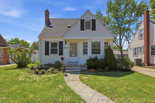 front view for 1959 Cass Blvd, Berkley, Mi. 48072