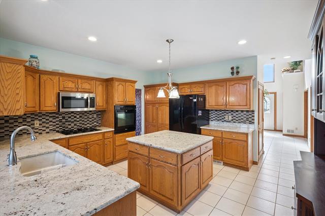 Builiding view twenty three for 40448 Emerald Lane W., Clinton Township, MI. 48038