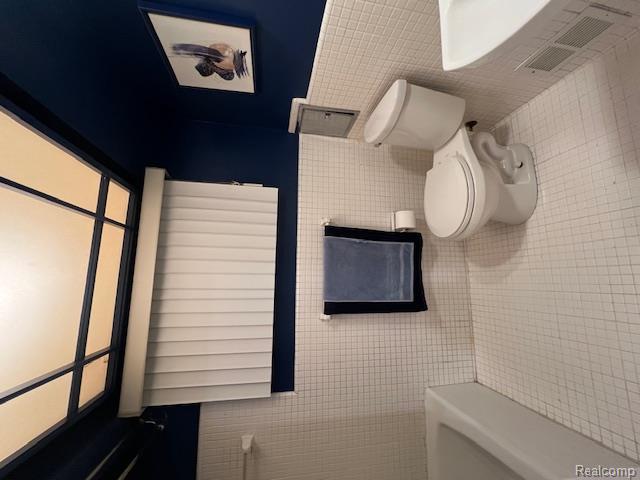 Builiding view five for 20385 Harbor, Southfield, MI. 48076