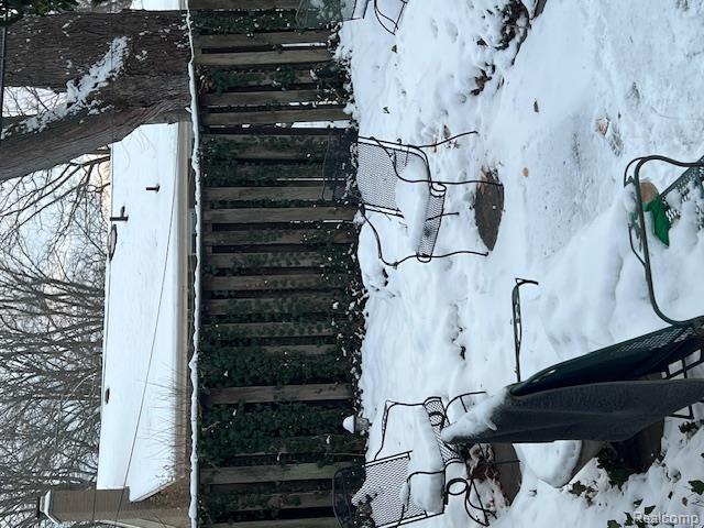 Builiding view seventeen for 20385 Harbor, Southfield, MI. 48076