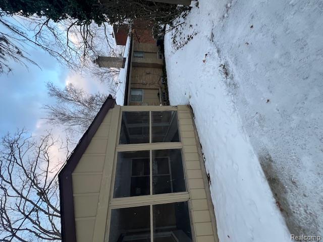 Builiding view thirteen for 20385 Harbor, Southfield, MI. 48076