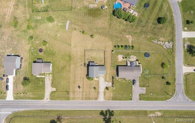 Builiding view twenty five for 3650 Sutton, Tecumseh, MI. 49286