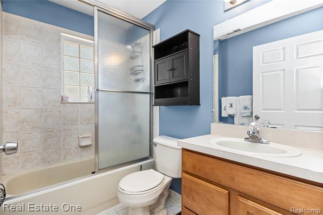 Builiding view seventeen for 14286 Moravian Manor, Sterling Heights, MI. 48312