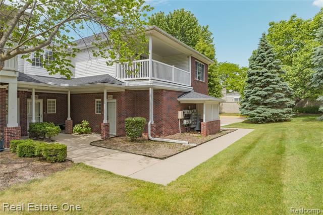 Builiding view thirty for 14286 Moravian Manor, Sterling Heights, MI. 48312