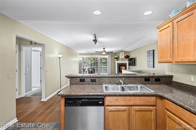 Builiding view twenty four for 14286 Moravian Manor, Sterling Heights, MI. 48312