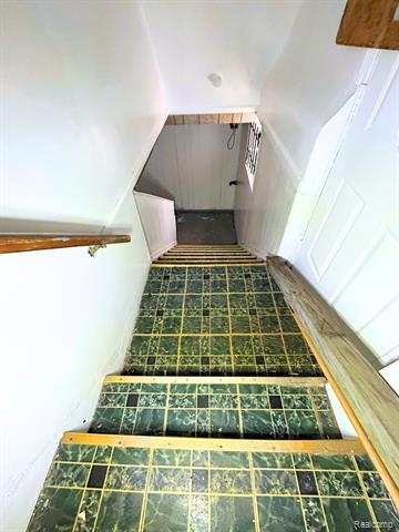 Builiding view seventeen for 14303 Rosemary, Detroit, MI. 48213