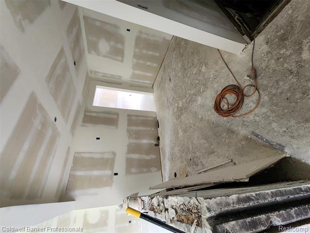 Builiding view seven for 27391 Spring Arbor, Southfield, MI. 48076