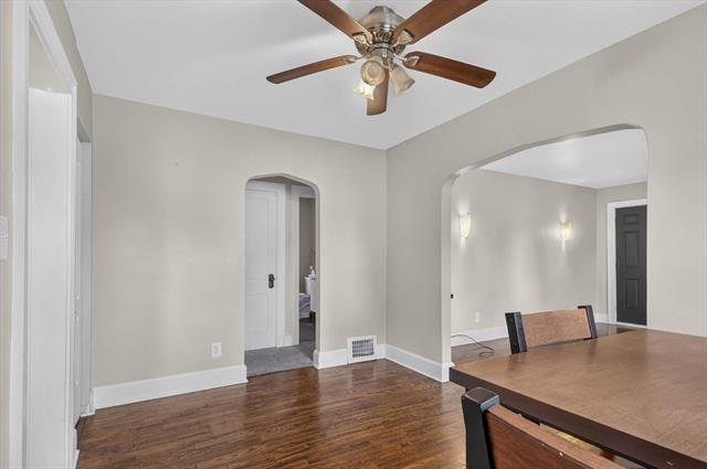Builiding view eleven for 2815 Overhill Rd, Jackson, MI. 49203