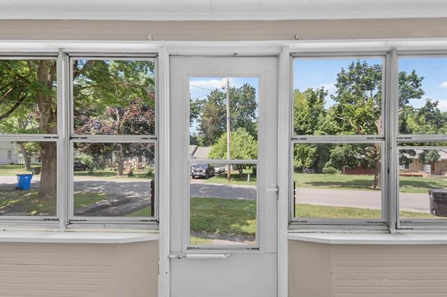 Builiding view three for 2815 Overhill Rd, Jackson, MI. 49203
