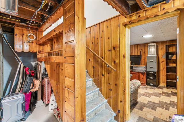 Builiding view fifteen for 544 Warren, Flushing, MI. 48433