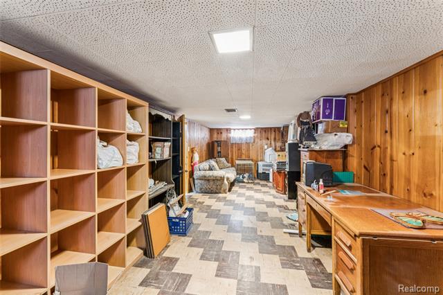 Builiding view thirteen for 544 Warren, Flushing, MI. 48433