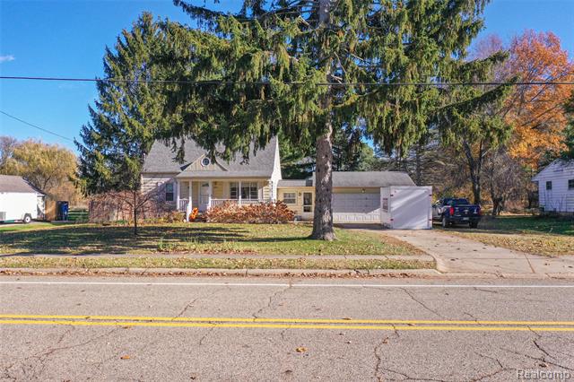 Builiding view twenty five for 544 Warren, Flushing, MI. 48433