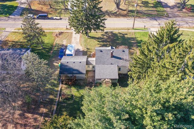 Builiding view twenty one for 544 Warren, Flushing, MI. 48433