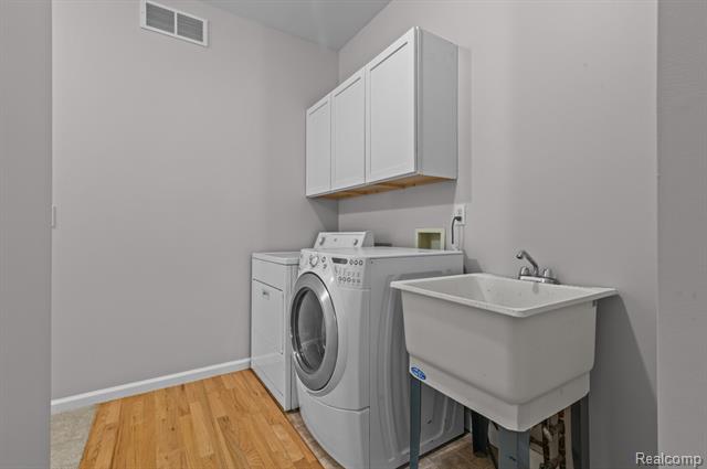 Builiding view eighteen for 4648 Oak, Whitmore Lake, MI. 48189