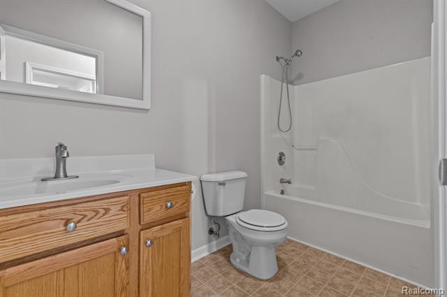 Builiding view fifteen for 4648 Oak, Whitmore Lake, MI. 48189