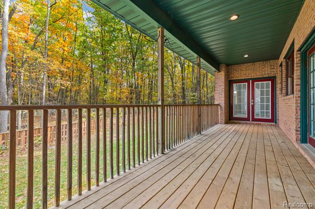 Builiding view fourteen for 4648 Oak, Whitmore Lake, MI. 48189