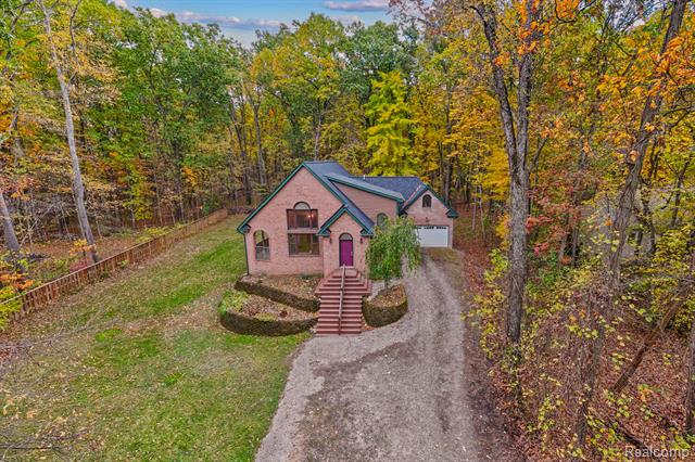 Builiding view one for 4648 Oak, Whitmore Lake, MI. 48189