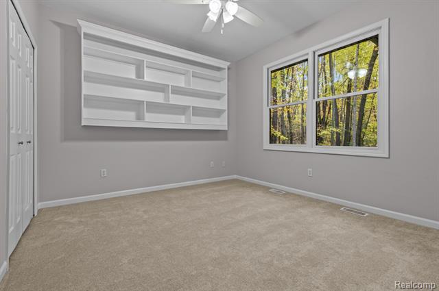 Builiding view seventeen for 4648 Oak, Whitmore Lake, MI. 48189