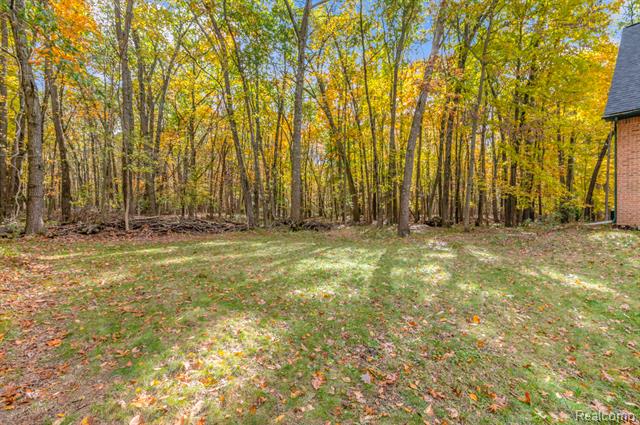 Builiding view thirty six for 4648 Oak, Whitmore Lake, MI. 48189