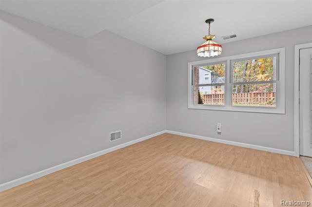 Builiding view twenty four for 4648 Oak, Whitmore Lake, MI. 48189