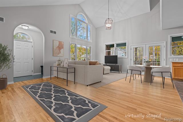 Builiding view two for 4648 Oak, Whitmore Lake, MI. 48189