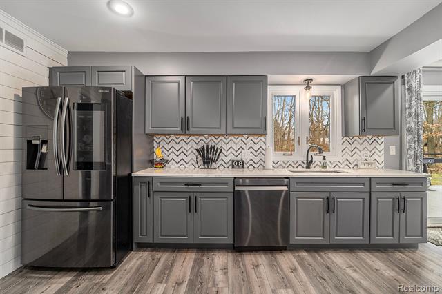 Builiding view eighteen for 3638 Deer Run, Brighton, MI. 48114