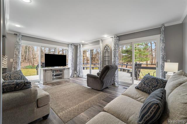 Builiding view fifteen for 3638 Deer Run, Brighton, MI. 48114