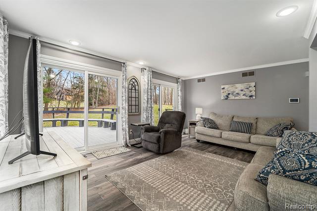 Builiding view fourteen for 3638 Deer Run, Brighton, MI. 48114