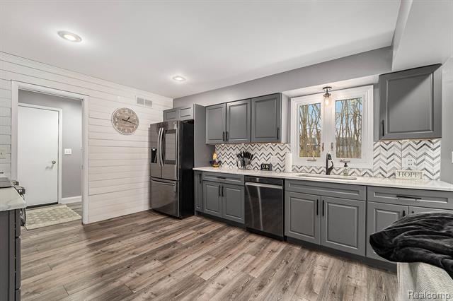 Builiding view seventeen for 3638 Deer Run, Brighton, MI. 48114