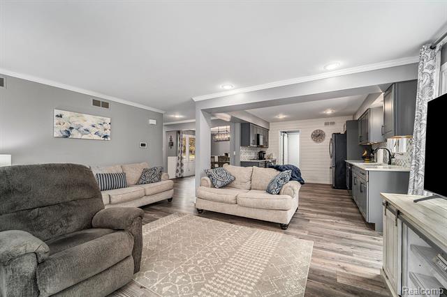 Builiding view thirteen for 3638 Deer Run, Brighton, MI. 48114