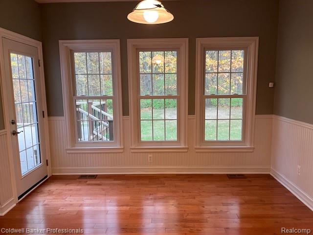 Builiding view seventeen for 7942 River Run, Brighton, MI. 48116