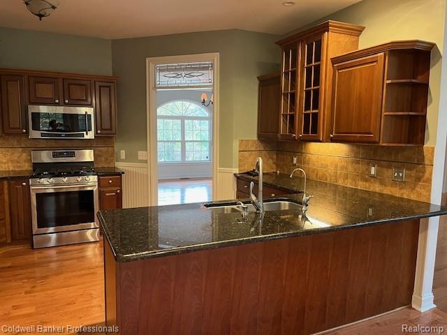 Builiding view thirteen for 7942 River Run, Brighton, MI. 48116