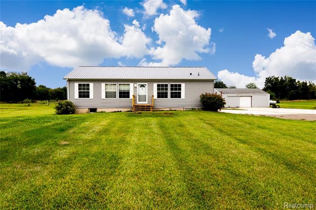 front view for 12559 Barnes Road, Byron, Mi. 48418