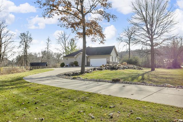 Builiding view fifty five for 3846 Nelson Dr, Jackson, MI. 49203