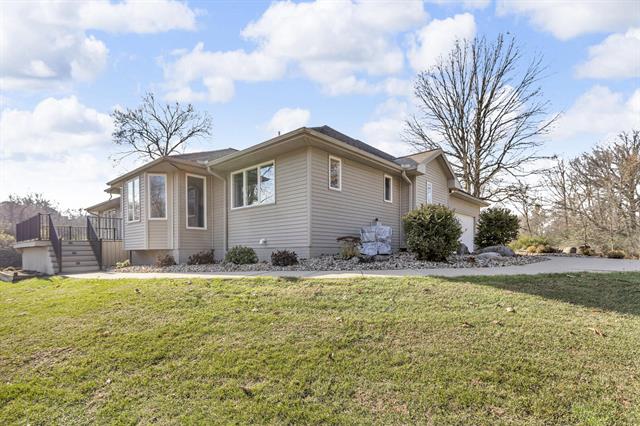 Builiding view fifty two for 3846 Nelson Dr, Jackson, MI. 49203