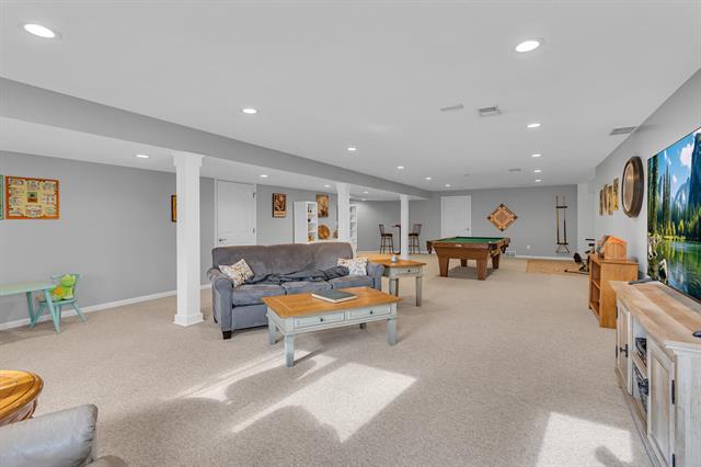 Builiding view forty six for 3846 Nelson Dr, Jackson, MI. 49203