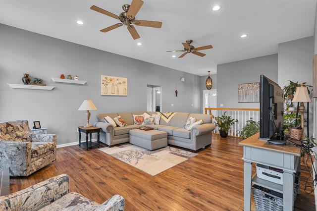 Builiding view sixteen for 3846 Nelson Dr, Jackson, MI. 49203