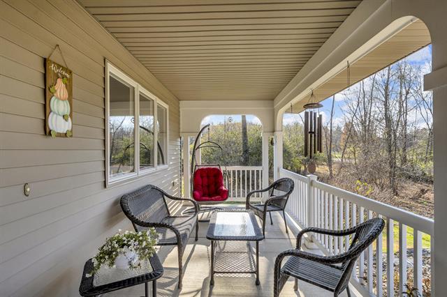 Builiding view sixty for 3846 Nelson Dr, Jackson, MI. 49203