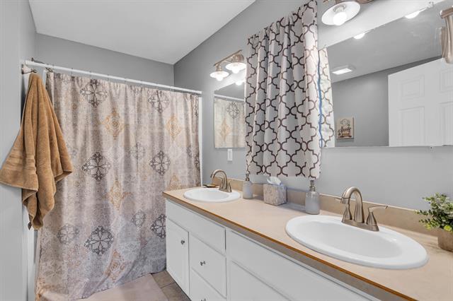 Builiding view thirty two for 3846 Nelson Dr, Jackson, MI. 49203