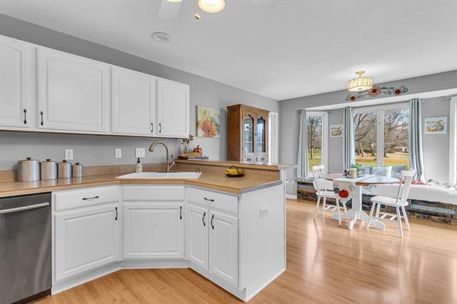 Builiding view twenty one for 3846 Nelson Dr, Jackson, MI. 49203