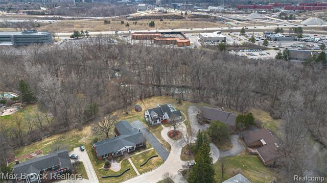 Builiding view eighty four for 23775 Riverview, Southfield, MI. 48034