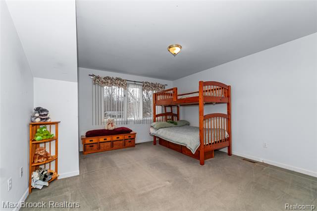 Builiding view fifty two for 23775 Riverview, Southfield, MI. 48034
