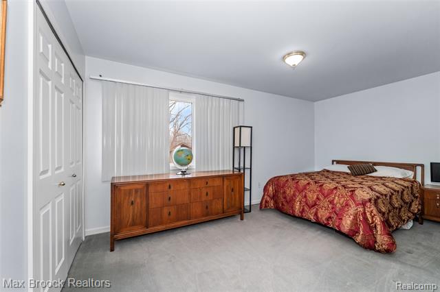 Builiding view forty eight for 23775 Riverview, Southfield, MI. 48034