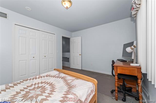 Builiding view forty seven for 23775 Riverview, Southfield, MI. 48034