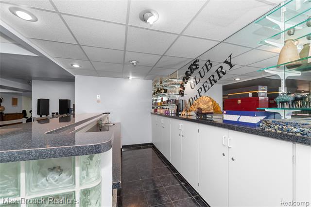 Builiding view seventy two for 23775 Riverview, Southfield, MI. 48034