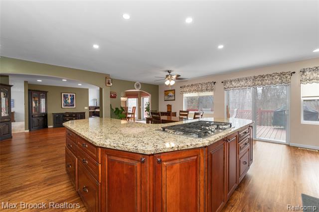 Builiding view thirty one for 23775 Riverview, Southfield, MI. 48034