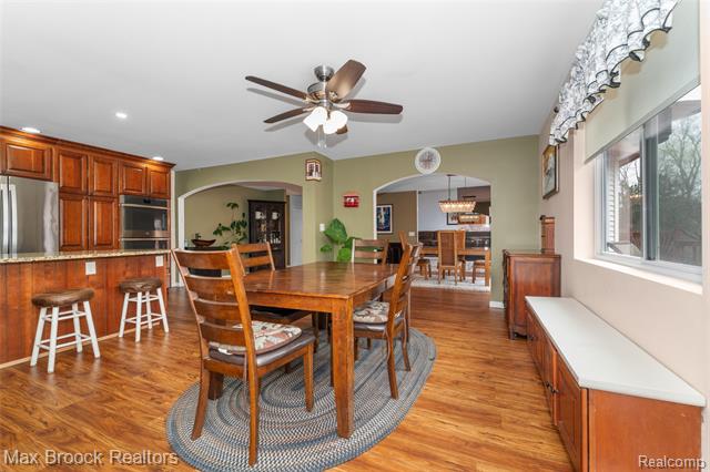 Builiding view thirty three for 23775 Riverview, Southfield, MI. 48034