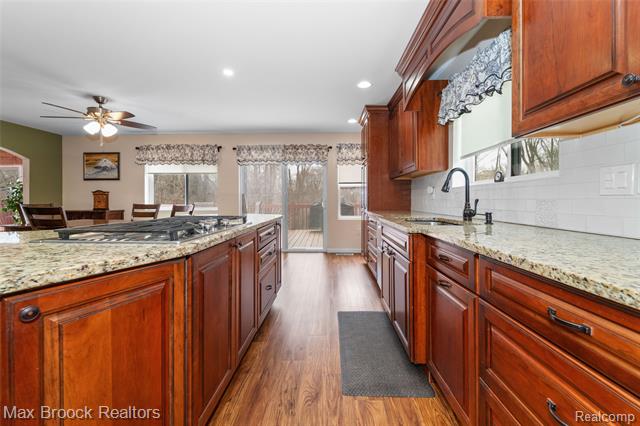Builiding view thirty for 23775 Riverview, Southfield, MI. 48034