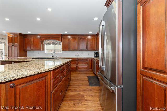 Builiding view twenty eight for 23775 Riverview, Southfield, MI. 48034