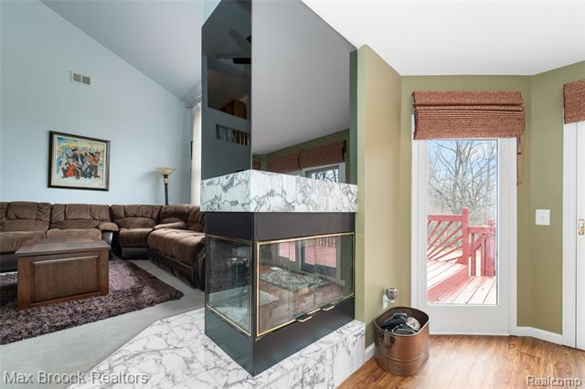 Builiding view twenty for 23775 Riverview, Southfield, MI. 48034